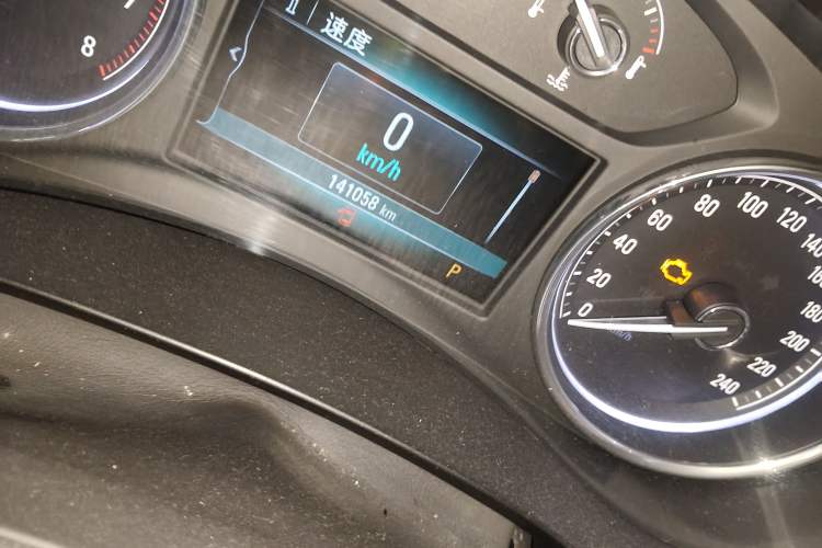 Used Buick LaCrosse 2016 20T Elite Edition Odometer Close Up