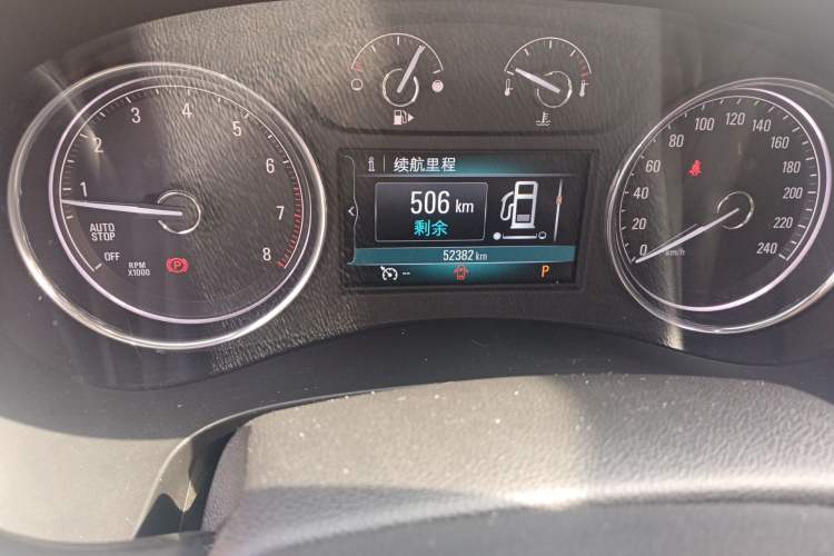 Used Buick LaCrosse 2016 20T Elite Edition Odometer Close Up