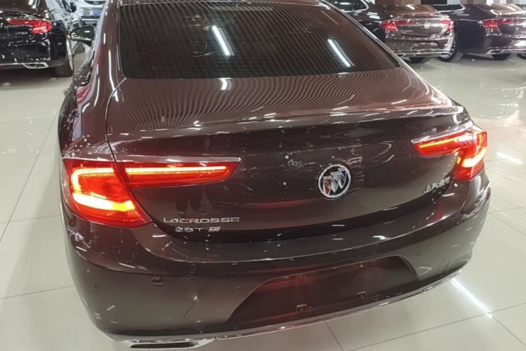 Used Buick LaCrosse 2016 28T Luxury Version Rear