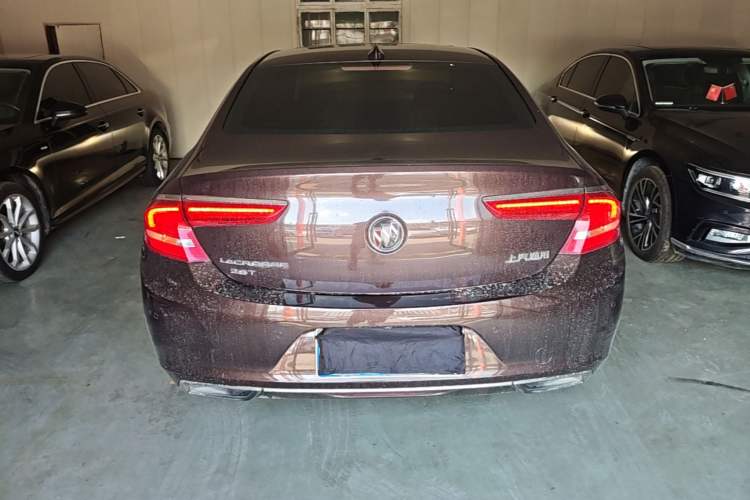 Used Buick LaCrosse 2016 28T Premium Edition Rear