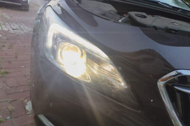 Used Buick LaCrosse 2016 20T Elite Edition Right Front Headlight