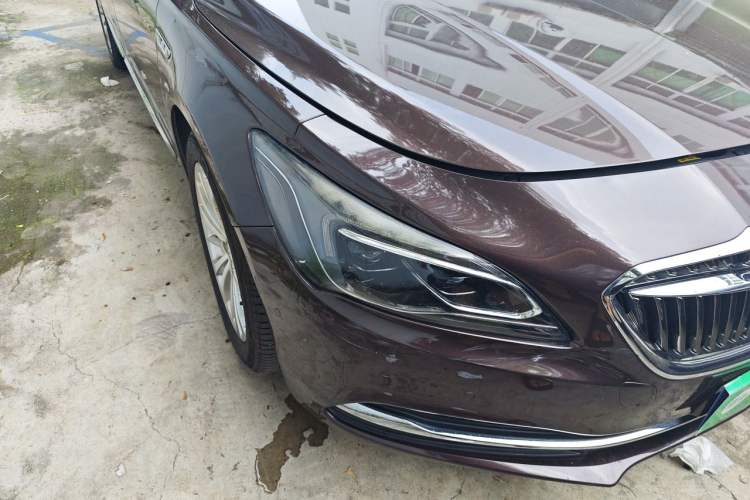 Used Buick LaCrosse 2016 28T Luxury Version Right Front Headlight