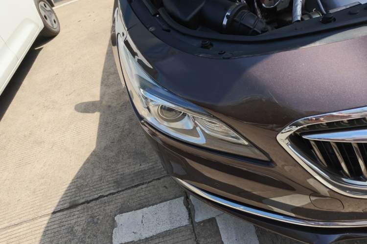 Used Buick LaCrosse 2016 Revised Version 28T Elite Edition Right Front Headlight