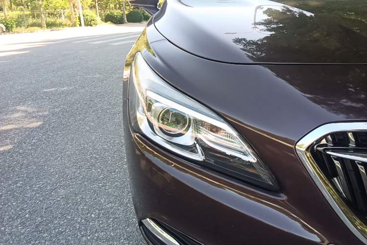 Used Buick LaCrosse 2016 20T Elite Edition Right Front Headlight