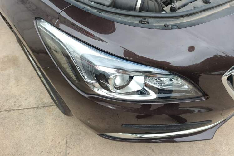 Used Buick LaCrosse 2016 20T Elite Edition Right Front Headlight