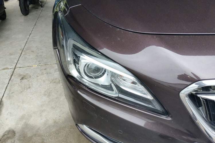 Used Buick LaCrosse 2016 Revised Version 28T Elite Edition Right Front Headlight