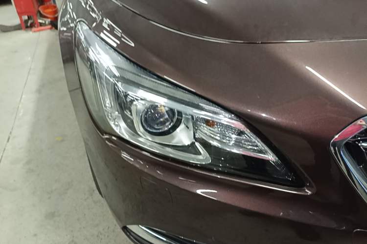 Used Buick LaCrosse 2016 20T Elite Edition Right Front Headlight