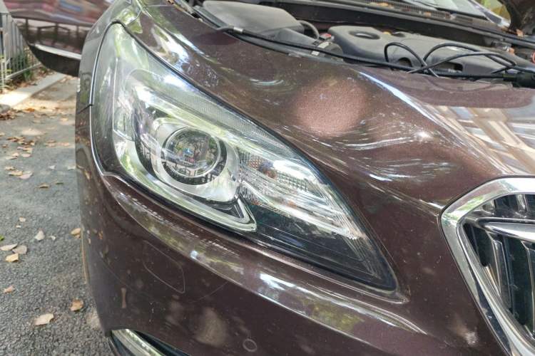 Used Buick LaCrosse 2016 20T Luxury Model Right Front Headlight