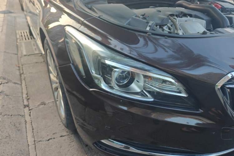 Used Buick LaCrosse 2016 28T Elite Model Right Front Headlight