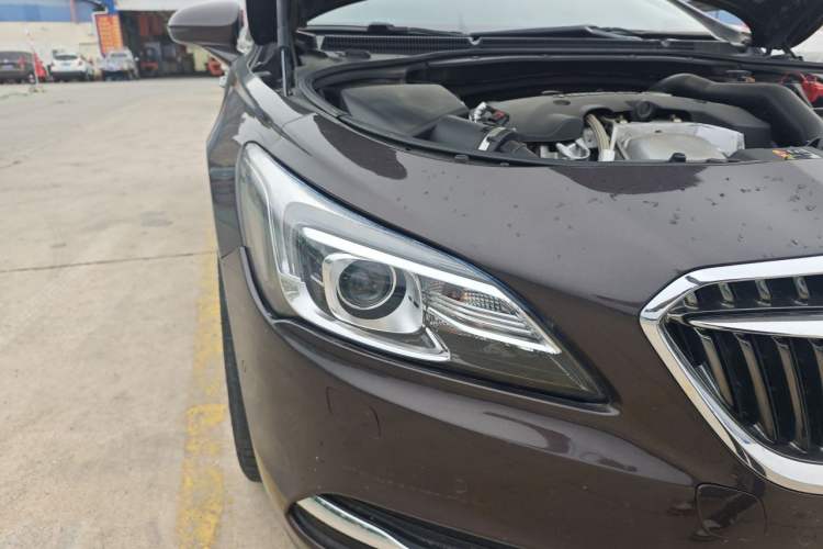 Used Buick LaCrosse 2016 Revised Version 28T Elite Edition Right Front Headlight