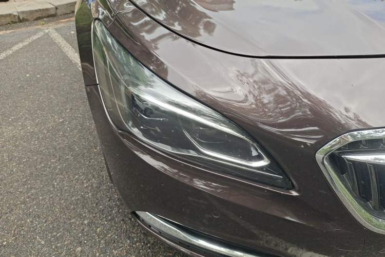 Used Buick LaCrosse 2016 30H Luxury Version Right Front Headlight