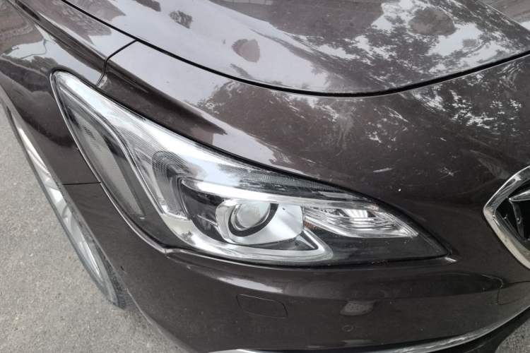 Used Buick LaCrosse 2016 Revised Version 28T Elite Edition Right Front Headlight
