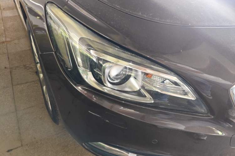 Used Buick LaCrosse 2016 28T Premium Edition Right Front Headlight