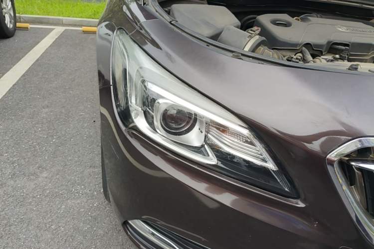 Used Buick LaCrosse 2016 20T Leading Model Right Front Headlight