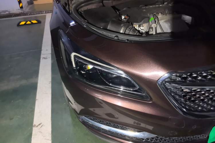 Used Buick LaCrosse 2016 28T Flagship Model Right Front Headlight