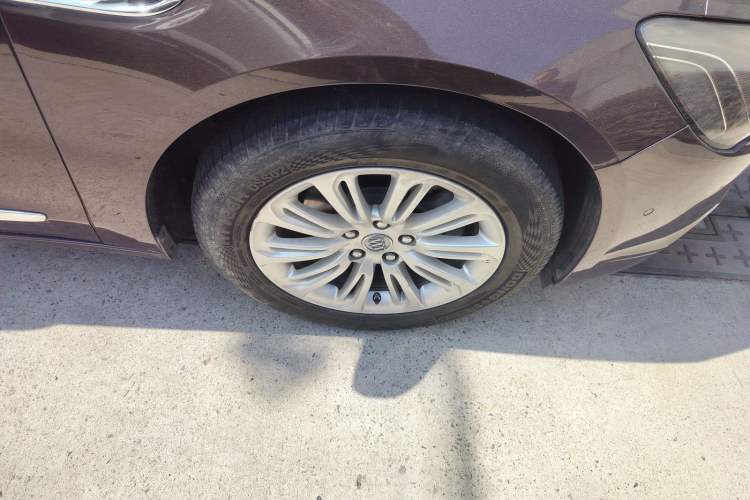 Used Buick LaCrosse 2016 30H Luxury Version Right Front Wheel Hub