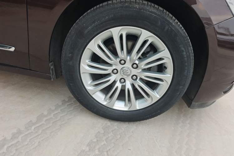 Used Buick LaCrosse 2016 Revised 20T Leading Edition Right Front Wheel Hub
