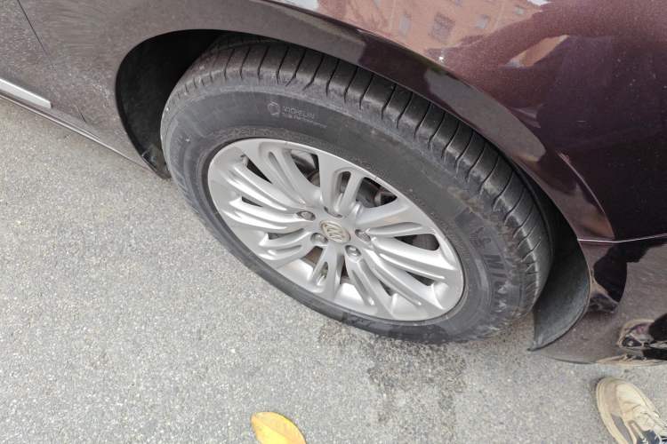 Used Buick LaCrosse 2016 20T Elite Edition Right Front Wheel Hub