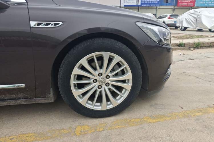 Used Buick LaCrosse 2016 Revised Version 28T Elite Edition Right Front Wheel Hub