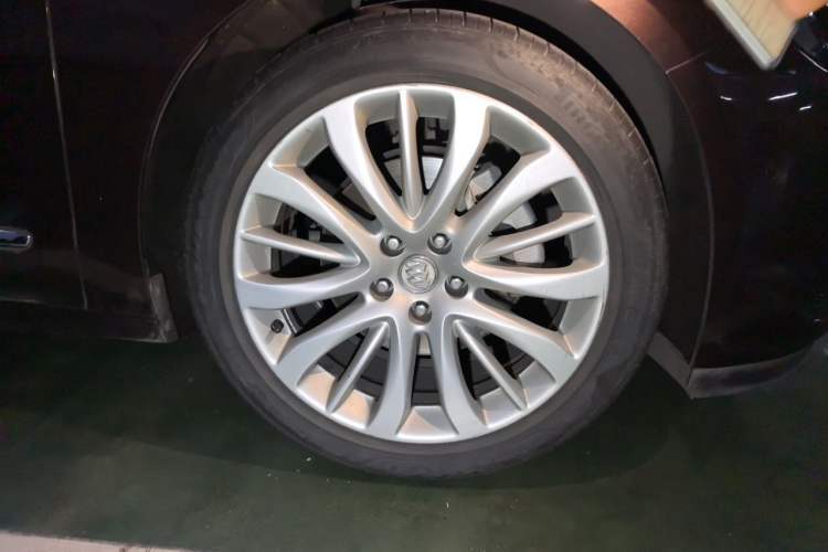 Used Buick LaCrosse 2016 28T Flagship Model Right Front Wheel Hub