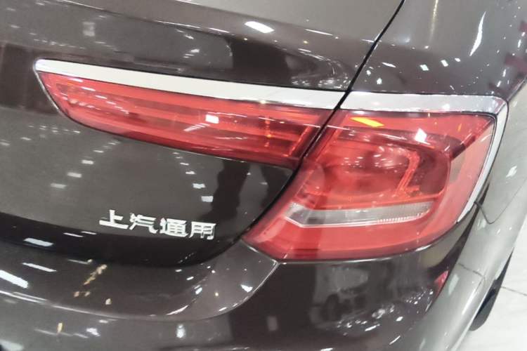 Used Buick LaCrosse 2016 28T Elite Model Right Rear Taillight