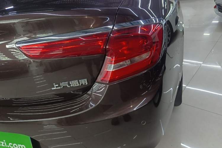 Used Buick LaCrosse 2016 28T Luxury Version Right Rear Taillight