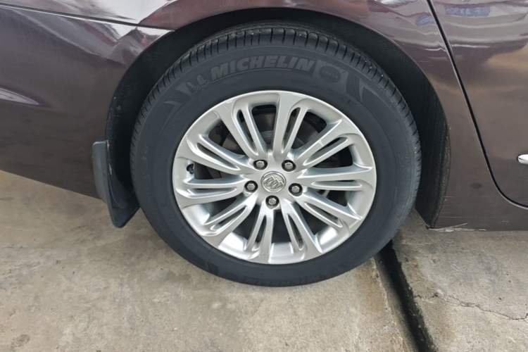 Used Buick LaCrosse 2016 20T Elite Edition Right Rear Wheel Hub