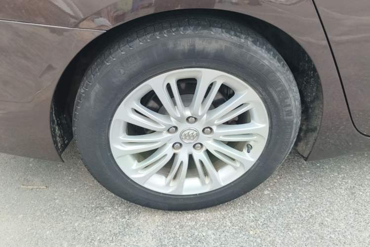 Used Buick LaCrosse 2016 20T Elite Edition Right Rear Wheel Hub