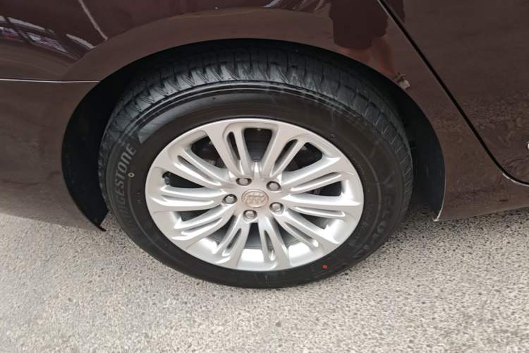 Used Buick LaCrosse 2016 20T Elite Edition Right Rear Wheel Hub