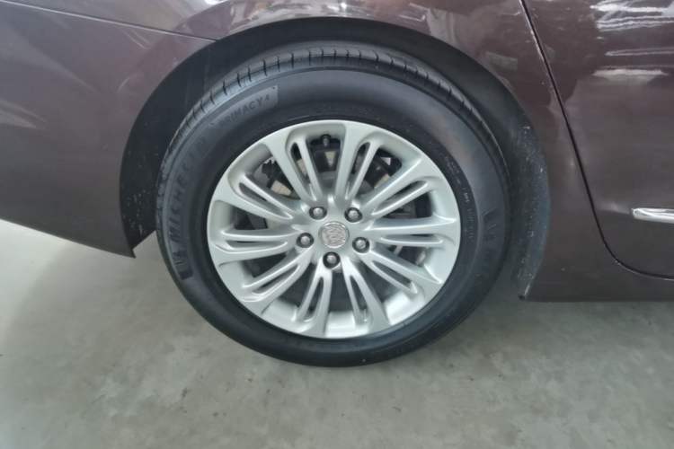 Used Buick LaCrosse 2016 20T Luxury Model Right Rear Wheel Hub