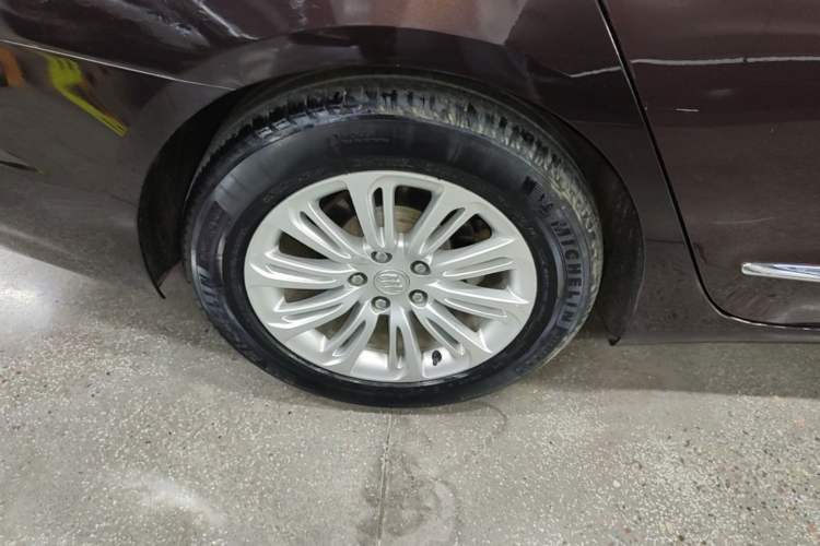 Used Buick LaCrosse 2016 Revised 20T Leading Edition Right Rear Wheel Hub