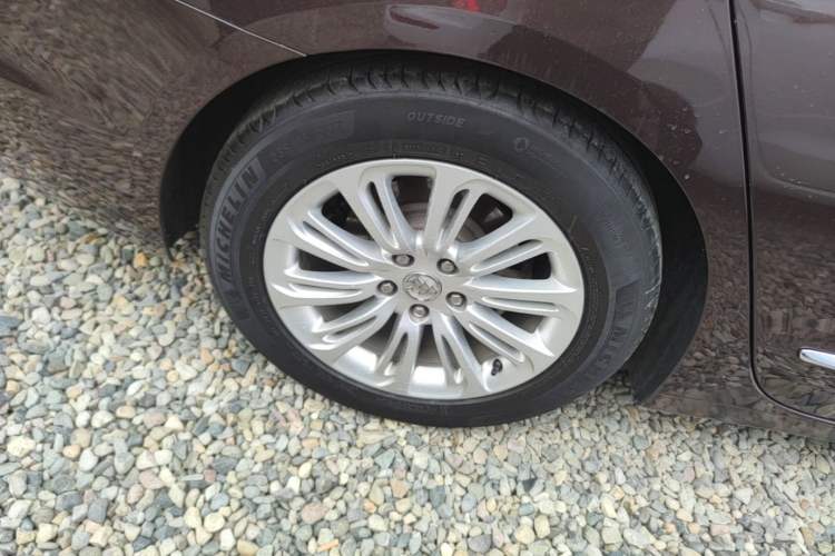 Used Buick LaCrosse 2016 20T Luxury Model Right Rear Wheel Hub
