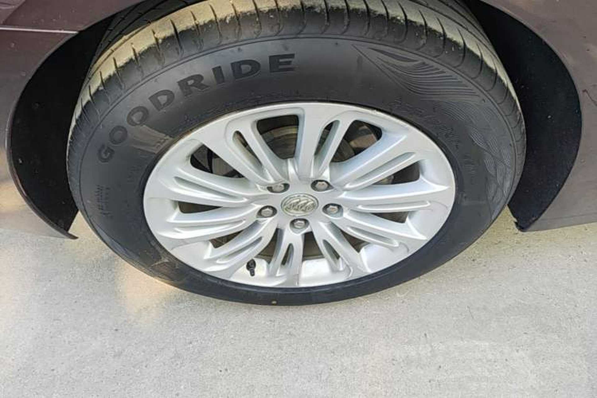 Used Buick LaCrosse 2016 20T Elite Edition Right Rear Wheel Hub
