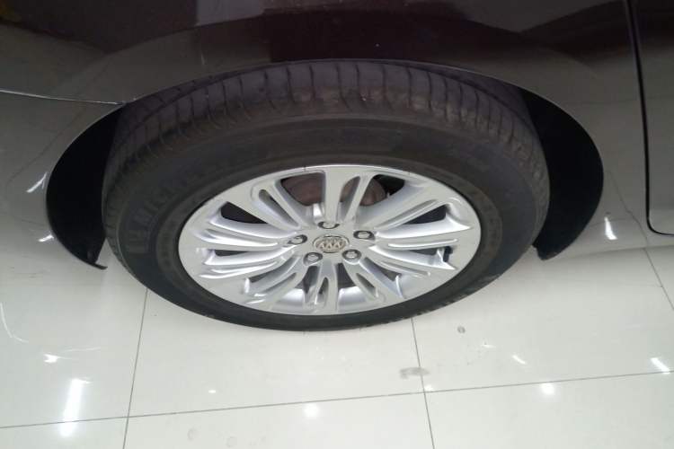 Used Buick LaCrosse 2016 Revised 20T Leading Edition Right Rear Wheel Hub