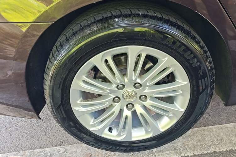 Used Buick LaCrosse 2016 Revised 20T Leading Edition Right Rear Wheel Hub