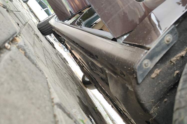 Used Buick LaCrosse 2016 20T Luxury Model Right Side Sill