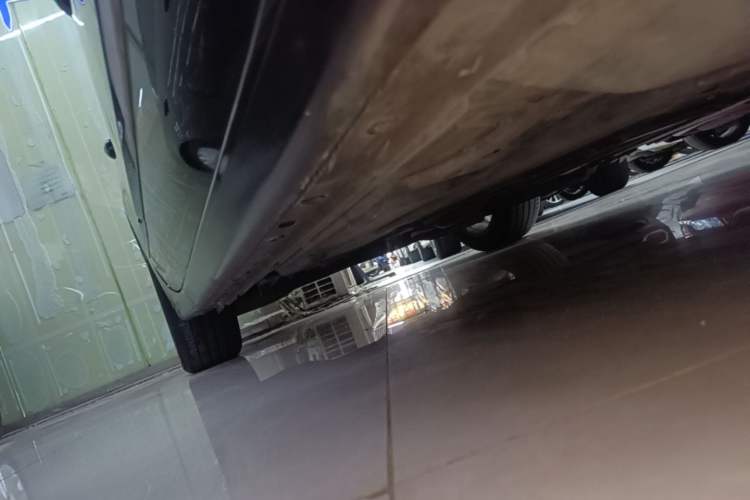 Used Buick LaCrosse 2016 28T Luxury Version Right Side Sill