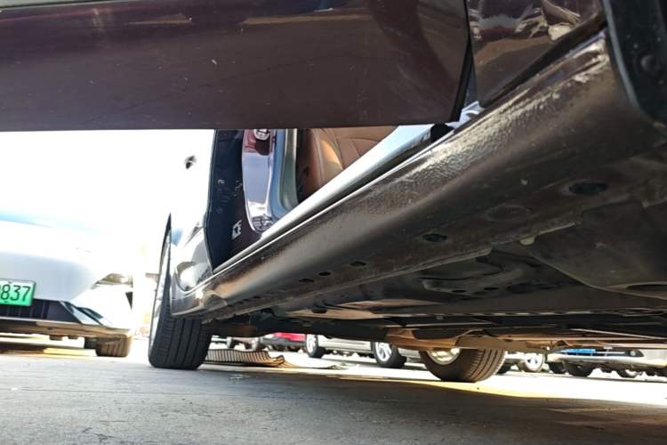 Used Buick LaCrosse 2016 28T Premium Edition Right Side Sill