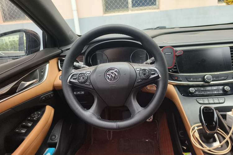Used Buick LaCrosse 2016 28T Luxury Version Steering Wheel