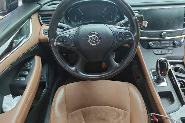 Used Buick LaCrosse 2016 28T Luxury Version Steering Wheel