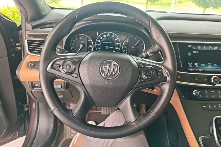 Used Buick LaCrosse 2016 28T Luxury Version Steering Wheel