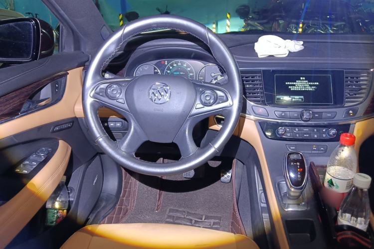 Used Buick LaCrosse 2016 28T Luxury Version Steering Wheel