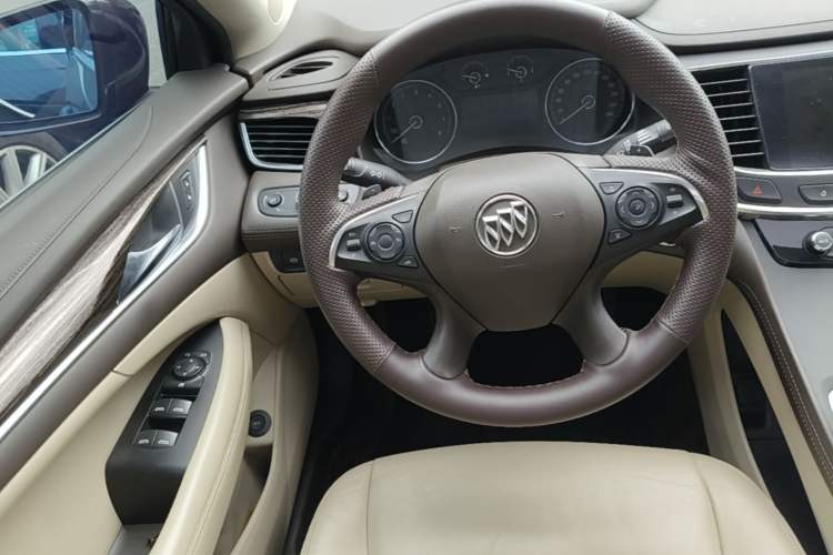 Used Buick LaCrosse 2016 20T Leading Model Steering Wheel
