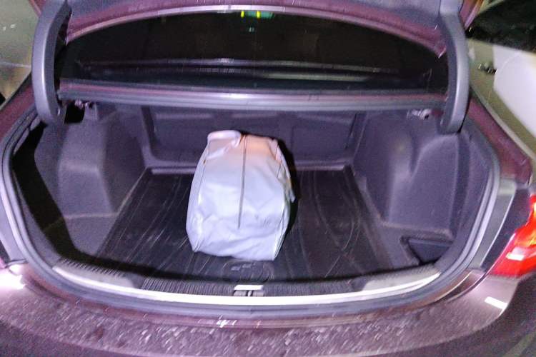 Used Buick LaCrosse 2016 28T Luxury Version Trunk