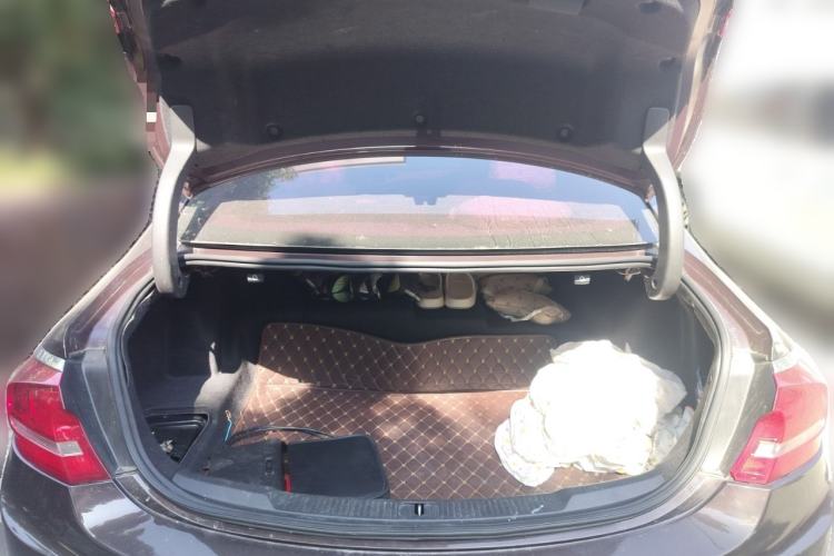 Used Buick LaCrosse 2016 30H Luxury Version Trunk