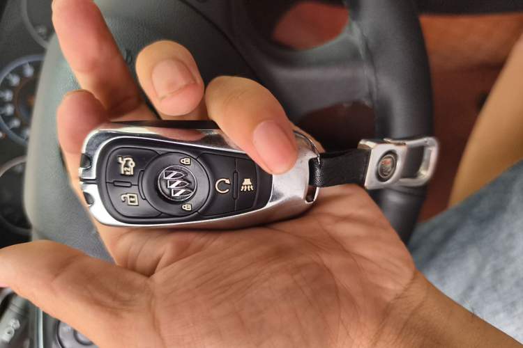 Used Buick LaCrosse 2016 28T Luxury Version Vehicle Key