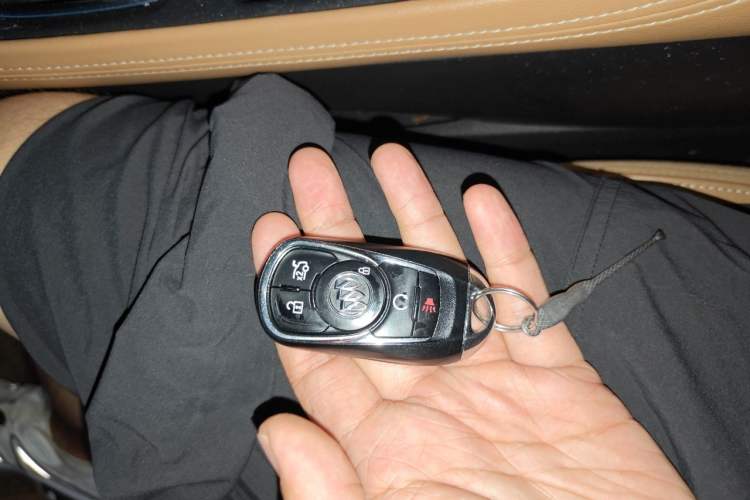 Used Buick LaCrosse 2016 20T Elite Edition Vehicle Key