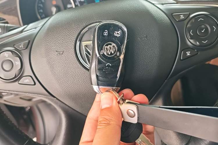 Used Buick LaCrosse 2016 28T Luxury Version Vehicle Key