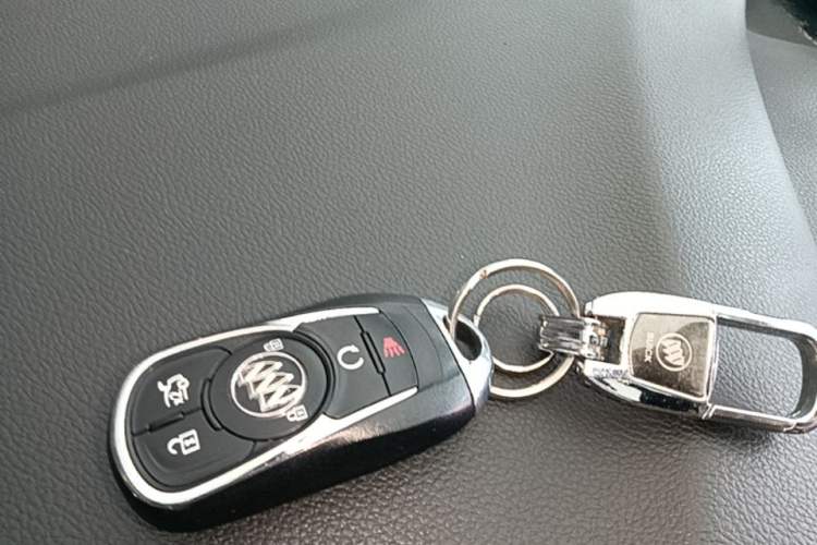 Used Buick LaCrosse 2016 28T Elite Model Vehicle Key