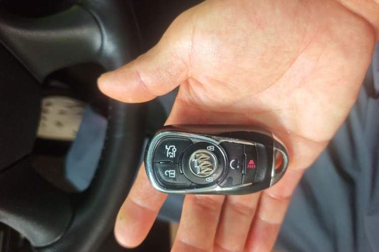 Used Buick LaCrosse 2016 28T Premium Edition Vehicle Key